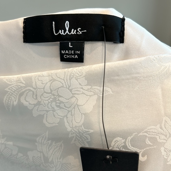 Lulus maxi floral skirt. Beautiful! White lined. Size L - Picture 7 of 7